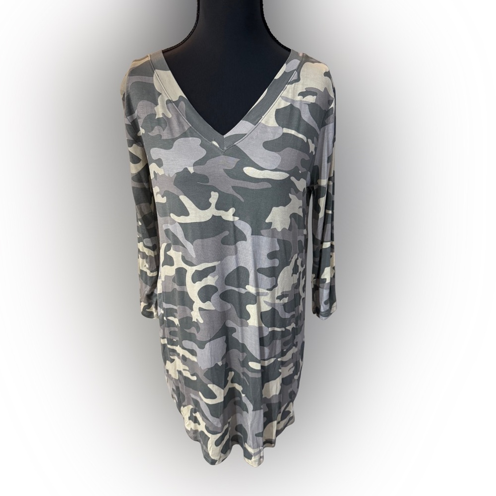 Zenana Outfitters Camouflage V-Neck Tunic Perfect For Fall &‎ Leggings Sz Small